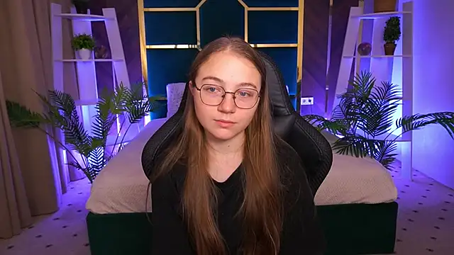 ArrinaWairr online show from October 28, 2025, 8:46 am