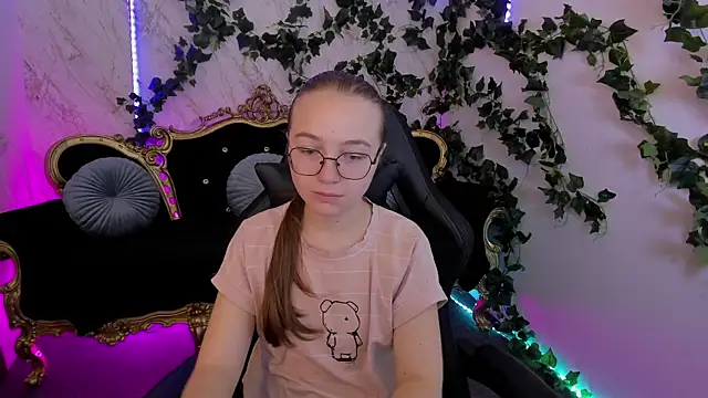 ArrinaWairr online show from September 26, 2025, 7:15 am