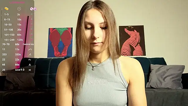 Snapshot of TrixiBell chatting on October 11, 2025, 4:35 am TrixiBell online show from October 11, 2025, 4:35 am