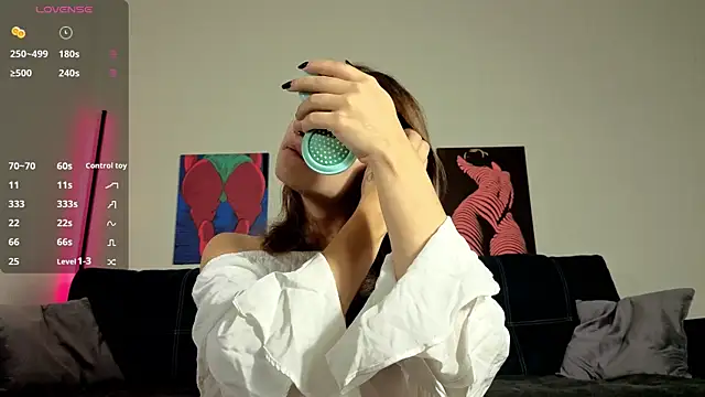 Snapshot of TrixiBell chatting on September 23, 2025, 4:19 am TrixiBell online show from September 23, 2025, 4:19 am