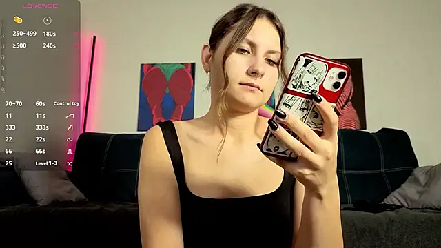 Snapshot of TrixiBell chatting on September 20, 2025, 5:23 am TrixiBell online show from September 20, 2025, 5:23 am