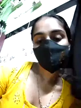 Snapshot of Zoya_G chatting on October 13, 2025, 9:05 pm Zoya G online show from October 13, 2025, 9:05 pm