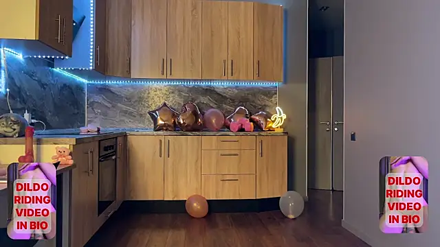 miss ssaki online show from April 16, 2026, 2:29 pm