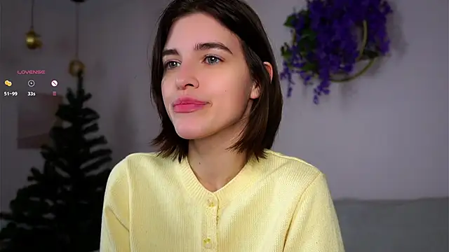 EleneButton online show from December 22, 2025, 1:06 am