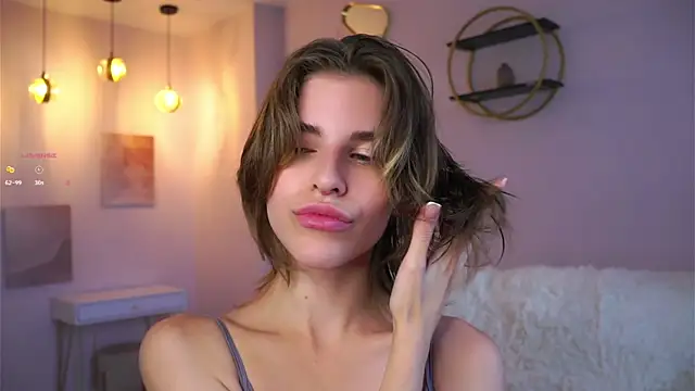 EleneButton online show from September 18, 2025, 1:41 am