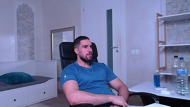 IvanHydee online show from September 17, 2025, 4:36 am