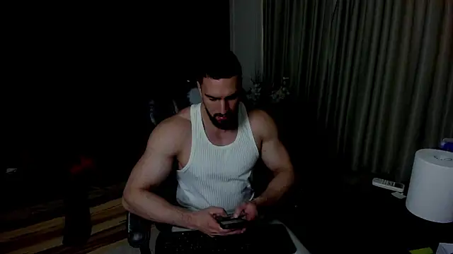 IvanHydee online show from April 18, 2026, 4:37 am