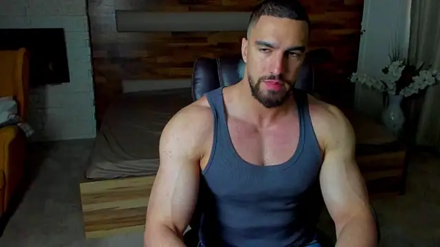 IvanHydee online show from May 15, 2026, 4:32 am