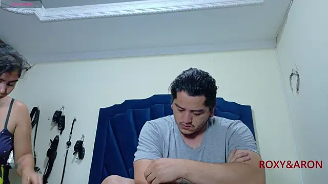 Snapshot of RoxyandAron2 chatting on May 14, 2026, 11:29 am RoxyandAron2 online show from May 14, 2026, 11:29 am
