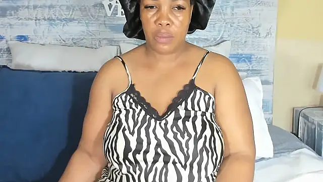 Snapshot of Jess555 chatting on October 4, 2025, 8:43 pm Jess555 online show from October 4, 2025, 8:43 pm