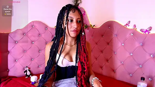 Snapshot of Sheilly_brown chatting on April 30, 2026, 8:57 pm Sheilly brown online show from April 30, 2026, 8:57 pm