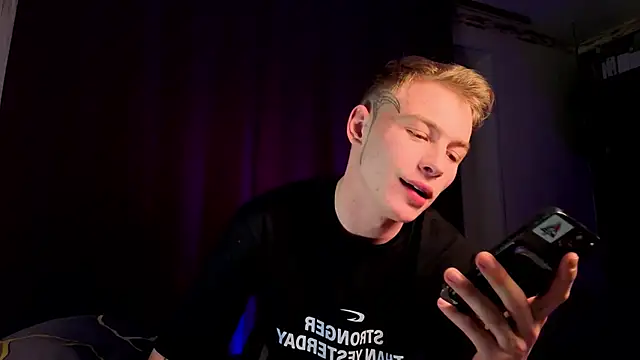 callmealexthx online show from January 5, 2026, 9:18 pm