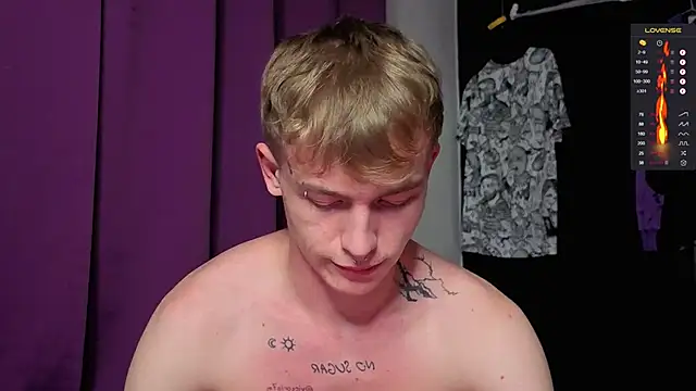 callmealexthx online show from October 3, 2025, 4:19 pm