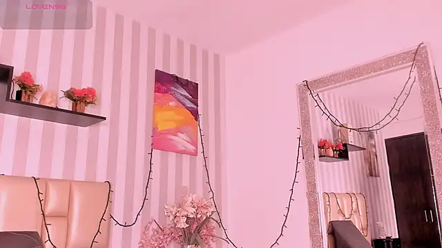 DarkHoneyy online show from February 18, 2026, 12:56 pm