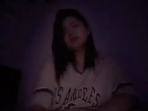 LeanneBettina online show from October 13, 2025, 11:34 am