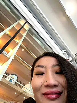 Aliciaz3 online show from November 6, 2025, 8:02 pm