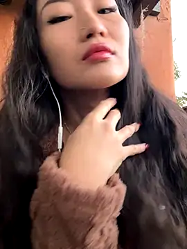 Aliciaz3 online show from December 3, 2025, 2:38 pm