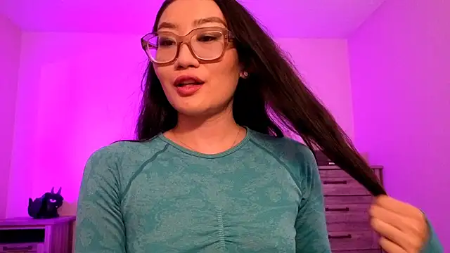 Aliciaz3 online show from October 5, 2025, 5:25 pm