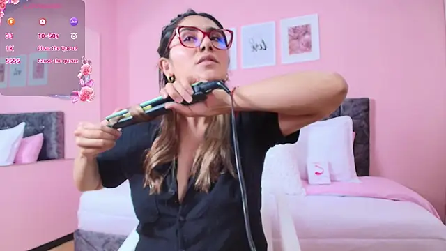 maddie beauty online show from November 18, 2025, 8:01 pm