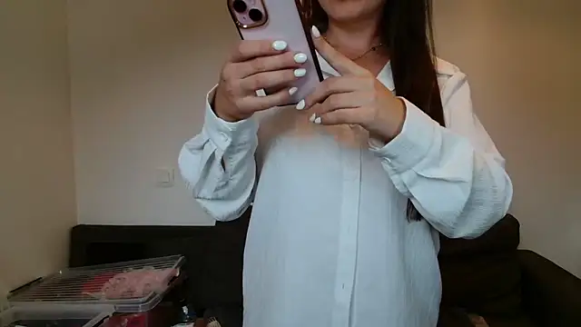 liloush   online show from October 3, 2025, 3:46 pm