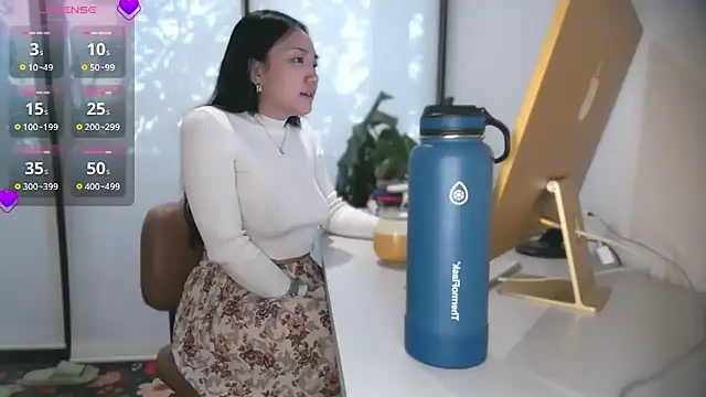 yuzhara online show from October 15, 2025, 1:52 pm