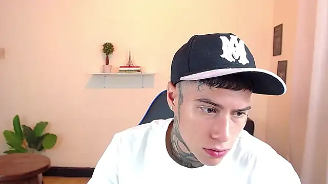 Snapshot of setthomas chatting on October 9, 2025, 2:28 pm setthomas online show from October 9, 2025, 2:28 pm