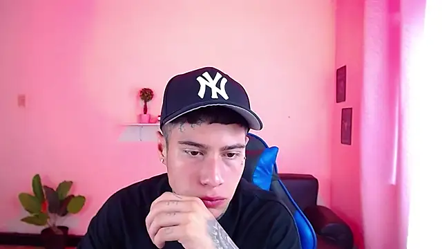 Snapshot of setthomas chatting on November 5, 2025, 1:58 pm setthomas online show from November 5, 2025, 1:58 pm