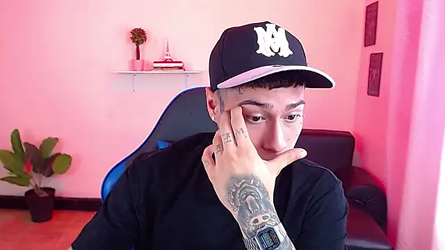 Snapshot of setthomas chatting on October 13, 2025, 3:02 pm setthomas online show from October 13, 2025, 3:02 pm