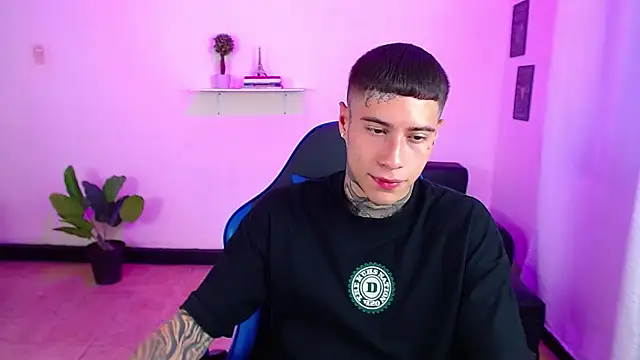 Snapshot of setthomas chatting on September 26, 2025, 2:24 pm setthomas online show from September 26, 2025, 2:24 pm