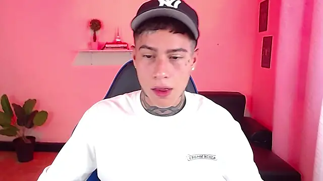 Snapshot of setthomas chatting on November 19, 2025, 4:29 pm setthomas online show from November 19, 2025, 4:29 pm