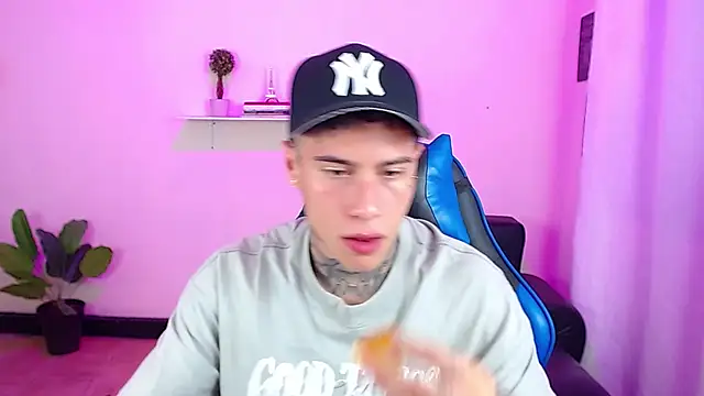 Snapshot of setthomas chatting on November 7, 2025, 3:16 pm setthomas online show from November 7, 2025, 3:16 pm