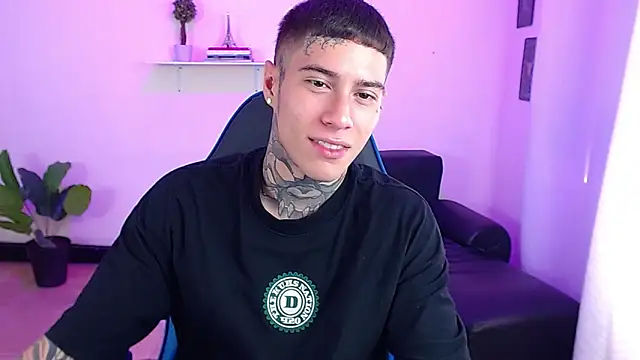 Snapshot of setthomas chatting on September 29, 2025, 2:23 pm setthomas online show from September 29, 2025, 2:23 pm