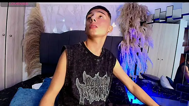 Isaac tan online show from February 26, 2026, 4:34 am