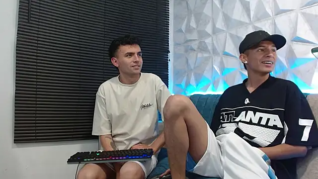 Snapshot of Isaac_tan chatting on October 11, 2025, 4:13 am Isaac tan online show from October 11, 2025, 4:13 am