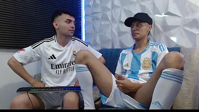 Snapshot of Isaac_tan chatting on September 27, 2025, 4:07 am Isaac tan online show from September 27, 2025, 4:07 am