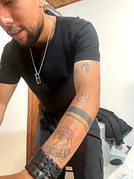 JGentleman online show from October 12, 2025, 5:47 pm