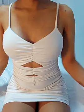 Miss Pompitas23 online show from April 15, 2026, 4:07 am