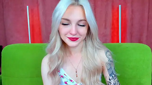 LisaFoxyMe online show from September 21, 2025, 8:30 am