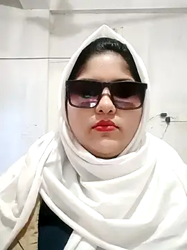 Snapshot of Nusrat-N chatting on February 9, 2026, 3:04 am Nusrat-N online show from February 9, 2026, 3:04 am