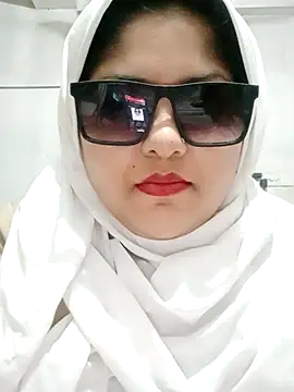 Snapshot of Nusrat-N chatting on February 6, 2026, 10:06 pm Nusrat-N online show from February 6, 2026, 10:06 pm