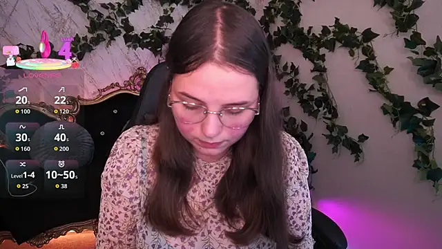 SophieDreamss online show from October 11, 2025, 1:23 pm