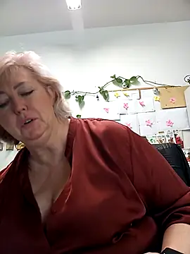 Snapshot of TerezaVelvet chatting on October 8, 2025, 9:55 am TerezaVelvet online show from October 8, 2025, 9:55 am