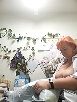 Snapshot of TerezaVelvet chatting on October 21, 2025, 5:18 am TerezaVelvet online show from October 21, 2025, 5:18 am