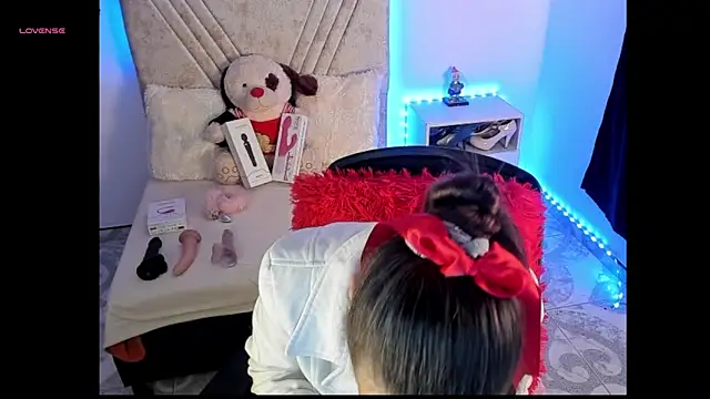 Snapshot of Mia_Victoria22 chatting on May 19, 2026, 5:31 pm Mia Victoria22 online show from May 19, 2026, 5:31 pm