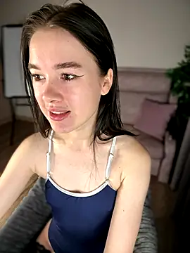 Marryme- online show from September 18, 2025, 1:25 pm