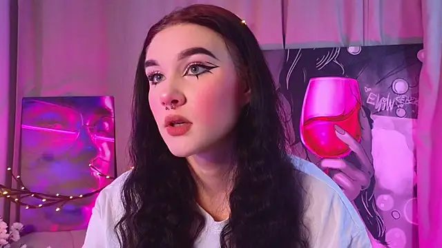 JenniferSullivan online show from December 19, 2025, 11:07 pm