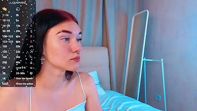 JenniferSullivan online show from September 13, 2025, 10:32 pm