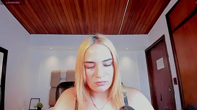 MadisonAnngel online show from February 10, 2026, 7:57 pm