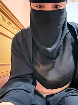  Laiali  online show from October 18, 2025, 12:07 pm