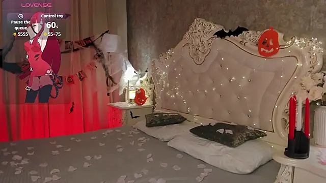 Snapshot of Lucy_Shaw chatting on October 19, 2025, 11:57 am Lucy Shaw online show from October 19, 2025, 11:57 am